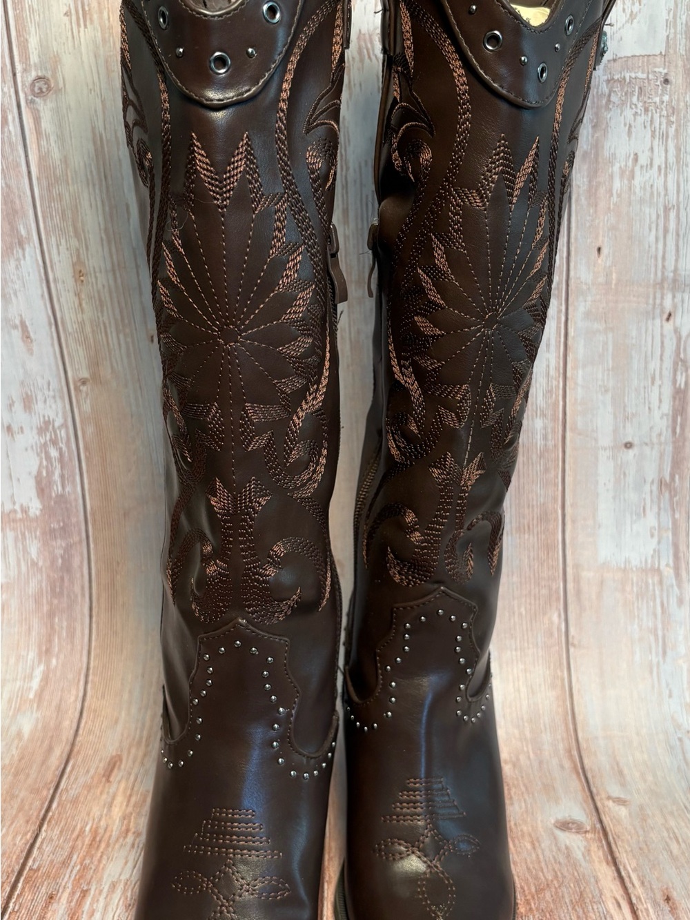 Erge Dark Brown Embroidered Western Heeled Boots